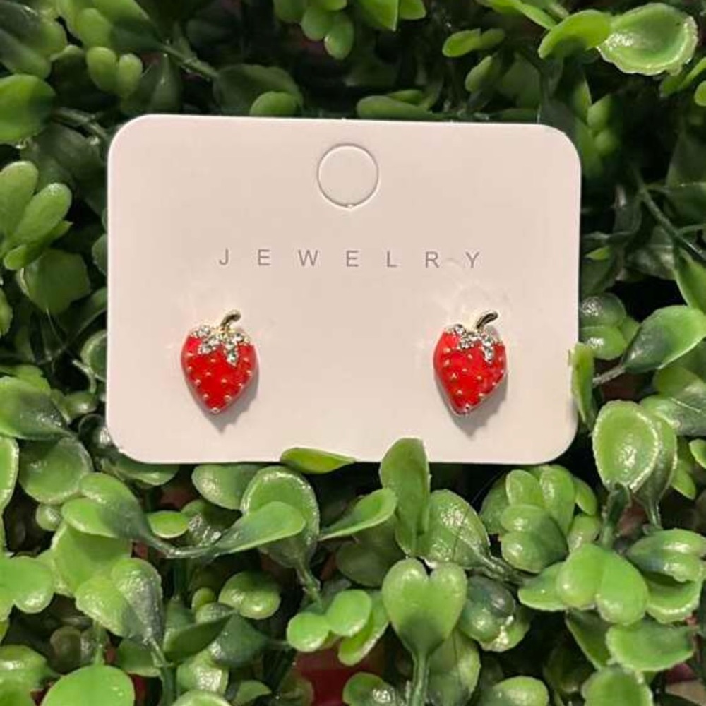 🍓 Strawberry Earrings 🍓 - Picture 5 of 8